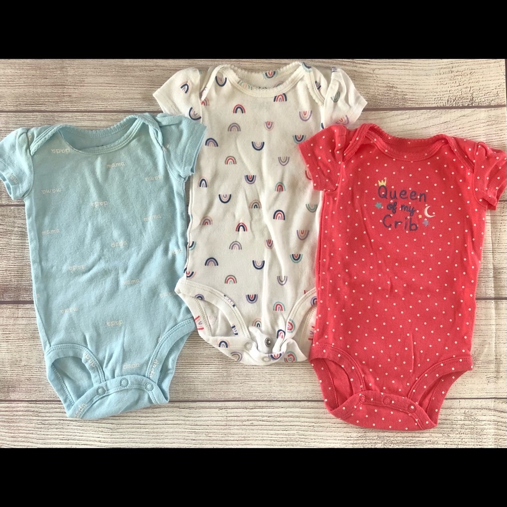 3 Carter’s Bodysuits 3 Months Short Sleeved